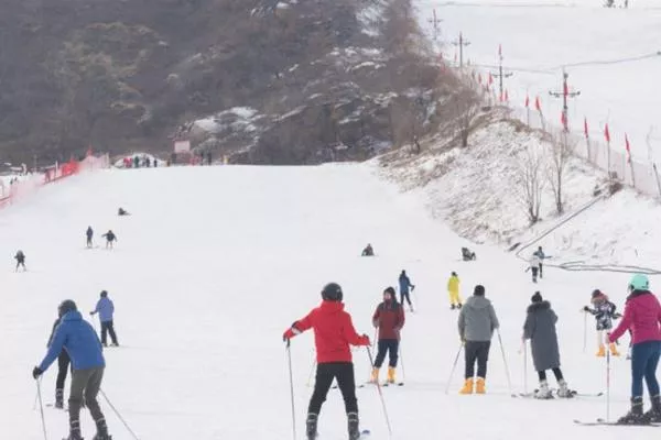 天津玉龍滑雪場和盤山滑雪場哪個(gè)好